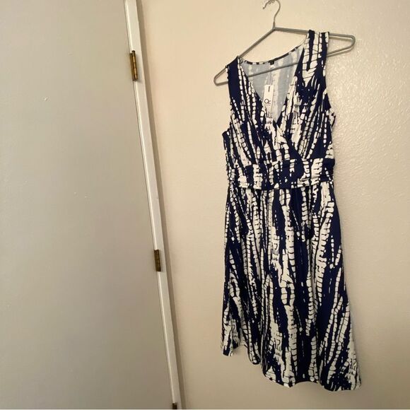 Navy blue print stretch v neck wrap midi summer sleeveless dress M NEW - Picture 2 of 10